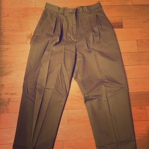 Women’s Khaki Jones New York Sport pants size 8.